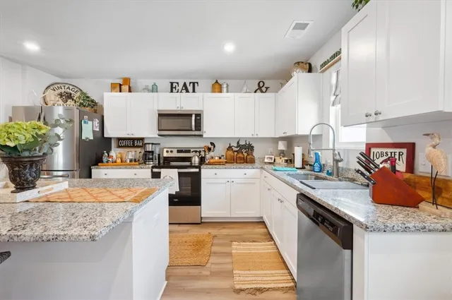 $329,900 | 102 Cathead Lane, Darien, GA 31305