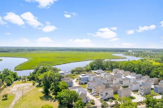 $329,900 | 102 Cathead Lane, Darien, GA 31305