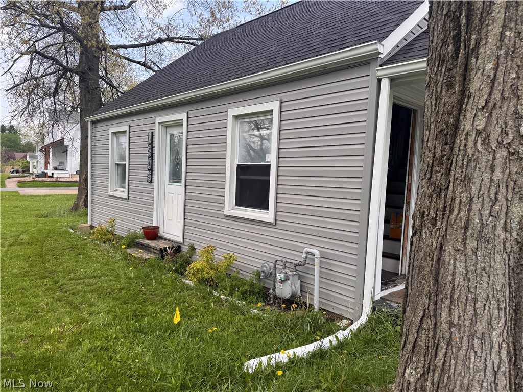 1205 Shannon Road Girard, OH 44420 - Photo 3 of 26