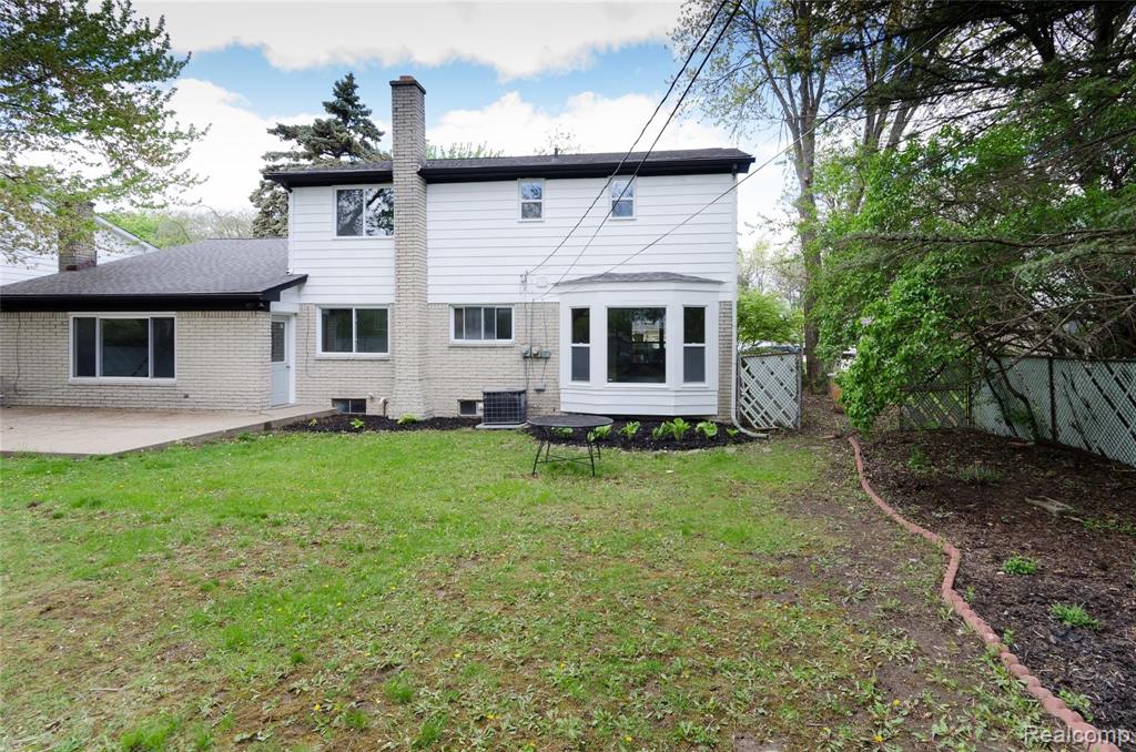 18151 Ramsgate Drive Lathrup Village, MI 48076 - Photo 7 of 47