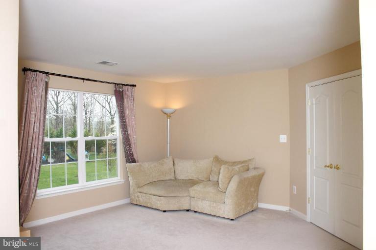 8213 Michaels Ridge Ellicott City, MD 21043 - Photo 15 of 21 Sitting Room