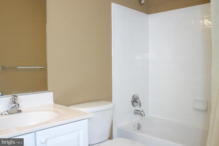 8213 Michaels Ridge Ellicott City, MD 21043 - Photo 19 of 21 Bath #2