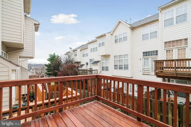 $715,000 | 431 Stanton Place, Alexandria, VA 22304