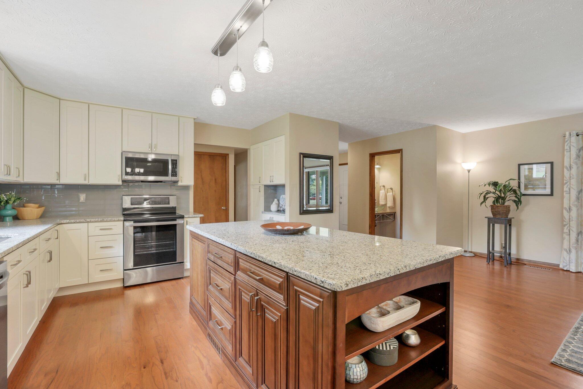 5611 Wilcox Road Dublin, OH 43016 - Photo 11 of 48 5611 Wilcox Road