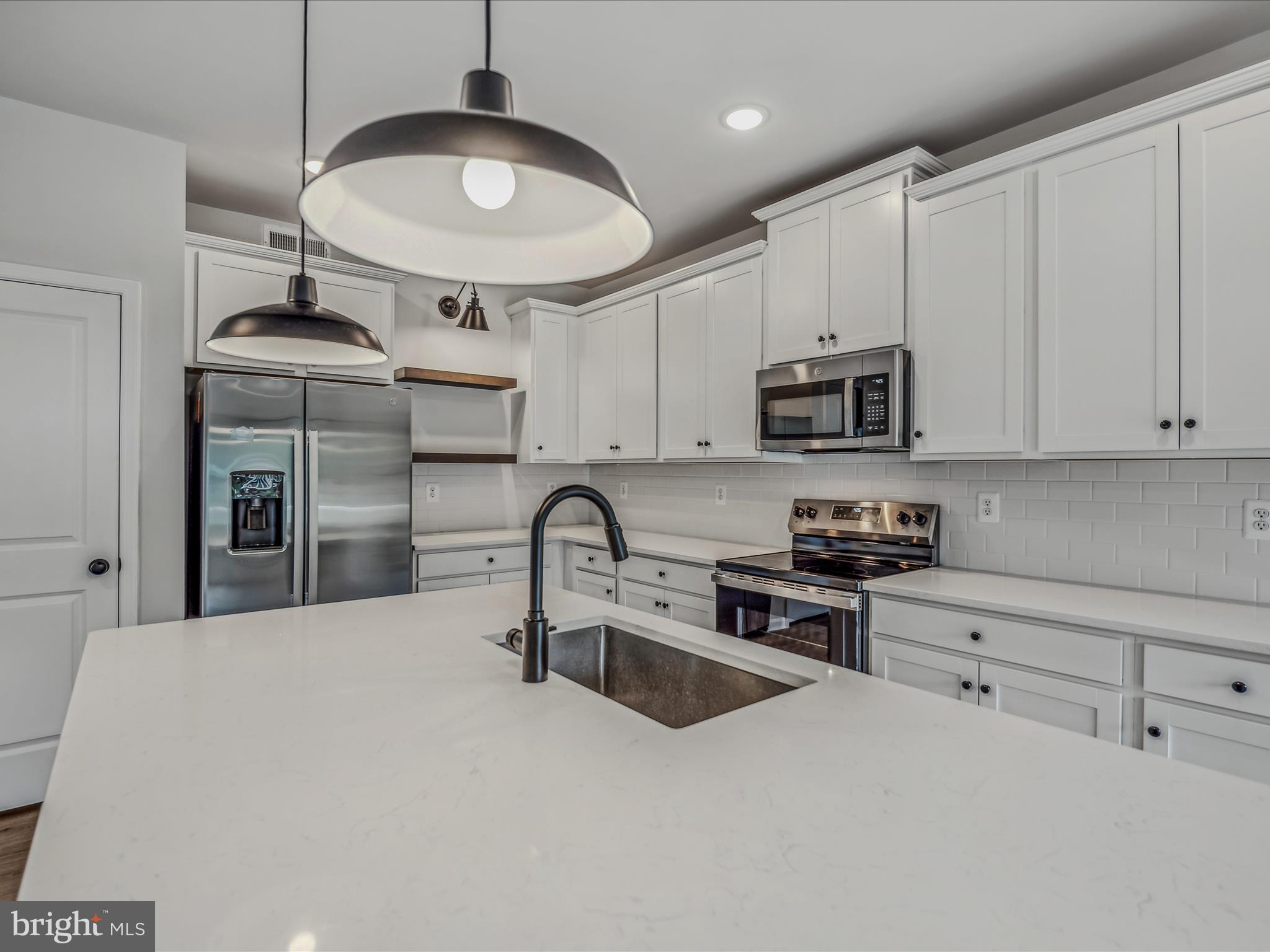 290 Scoter Road Hedgesville, WV 25427 - Photo 12 of 44 Kitchen