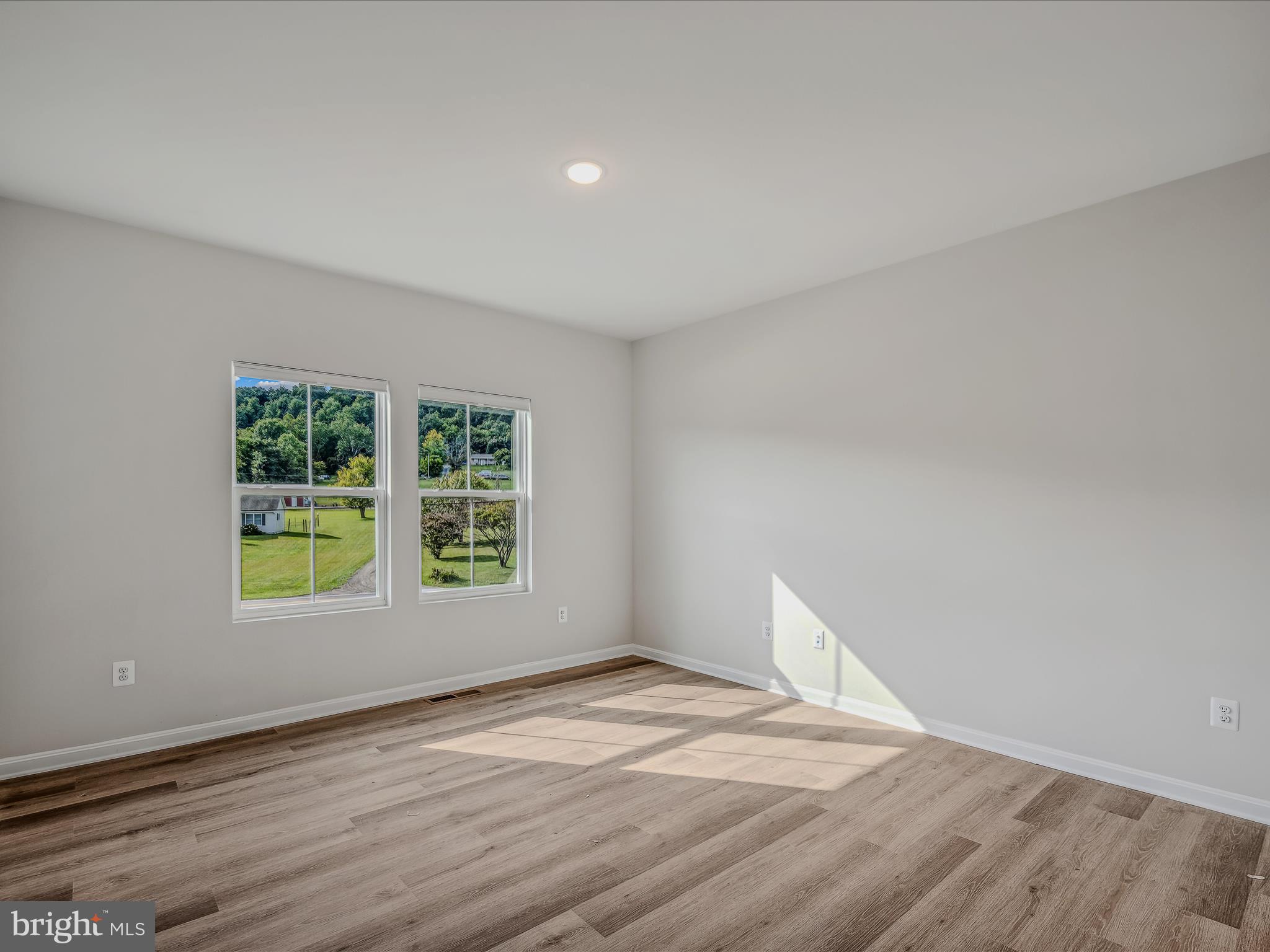 290 Scoter Road Hedgesville, WV 25427 - Photo 23 of 44 Primary Bedroom