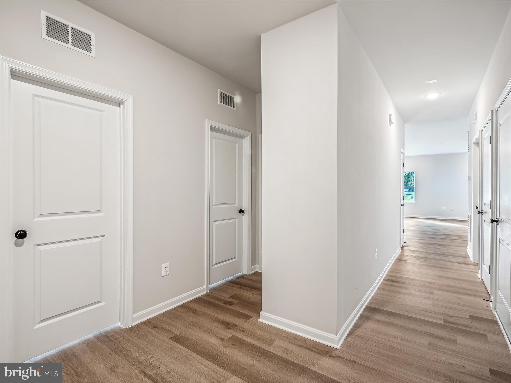 290 Scoter Road Hedgesville, WV 25427 - Photo 6 of 44 Foyer