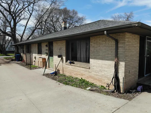 $279,900 | 637 State Street, Menasha, WI 54952