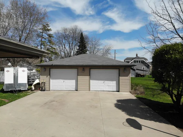 $279,900 | 637 State Street, Menasha, WI 54952