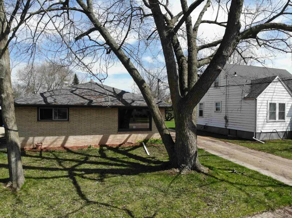 $279,900 | 637 State Street, Menasha, WI 54952