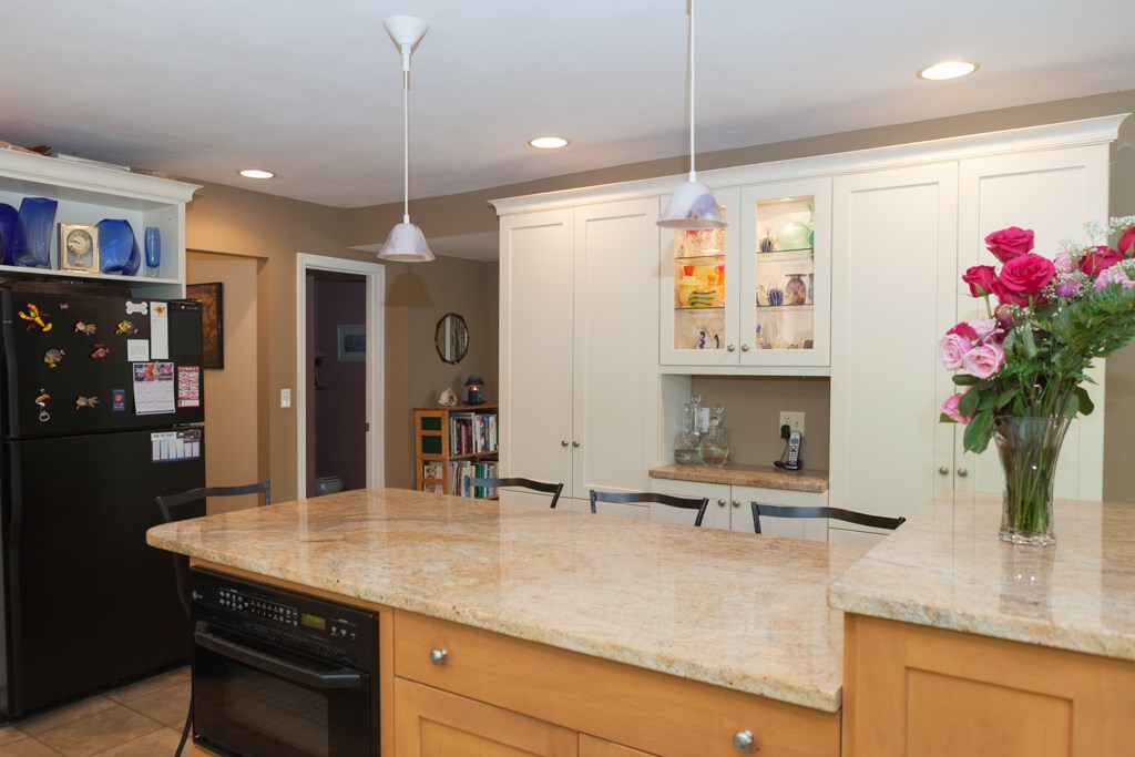 14 Goose Point Road Kittery, ME 03905 - Photo 3 of 40