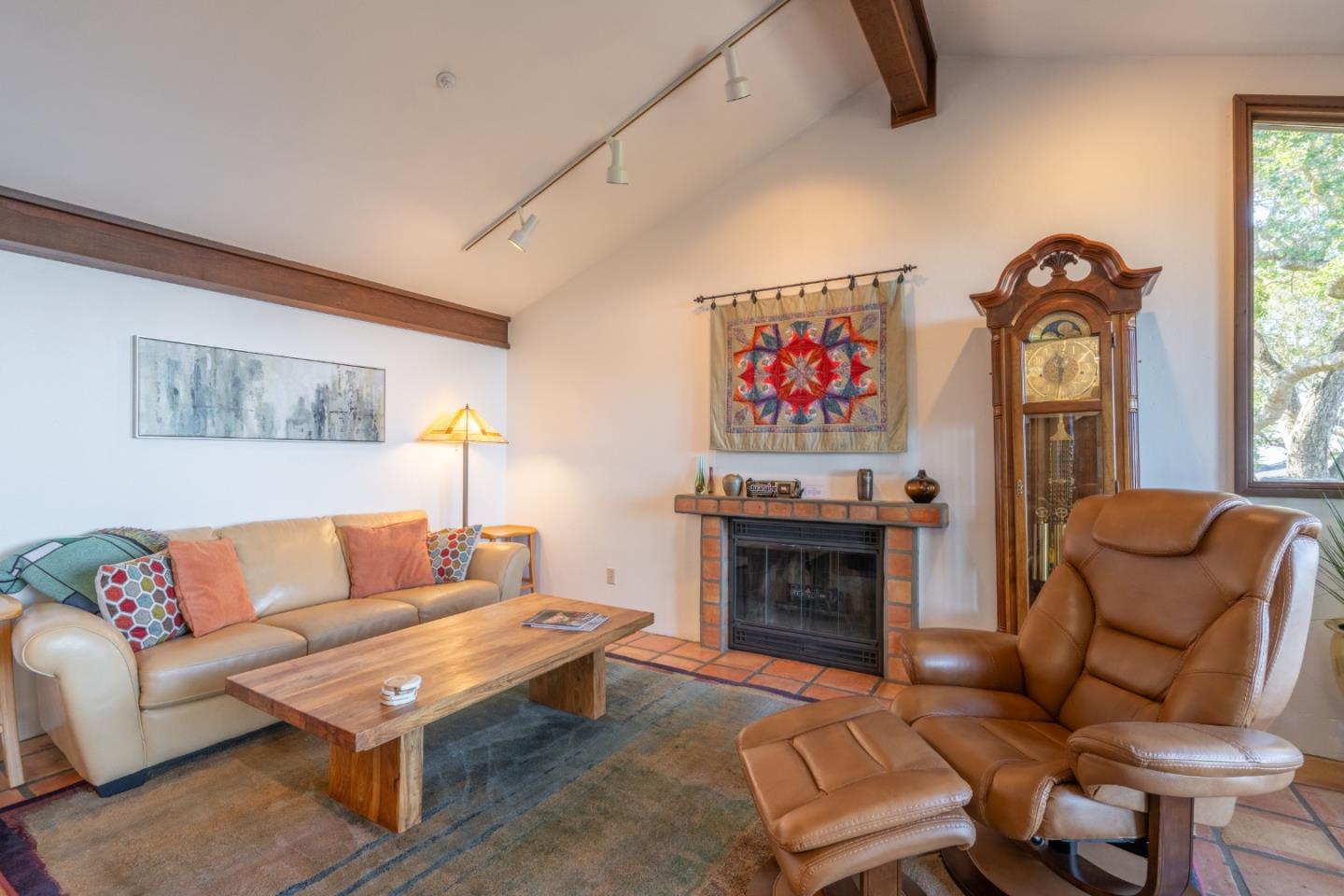 214 Crest Road Carmel, CA 93923 - Photo 11 of 28