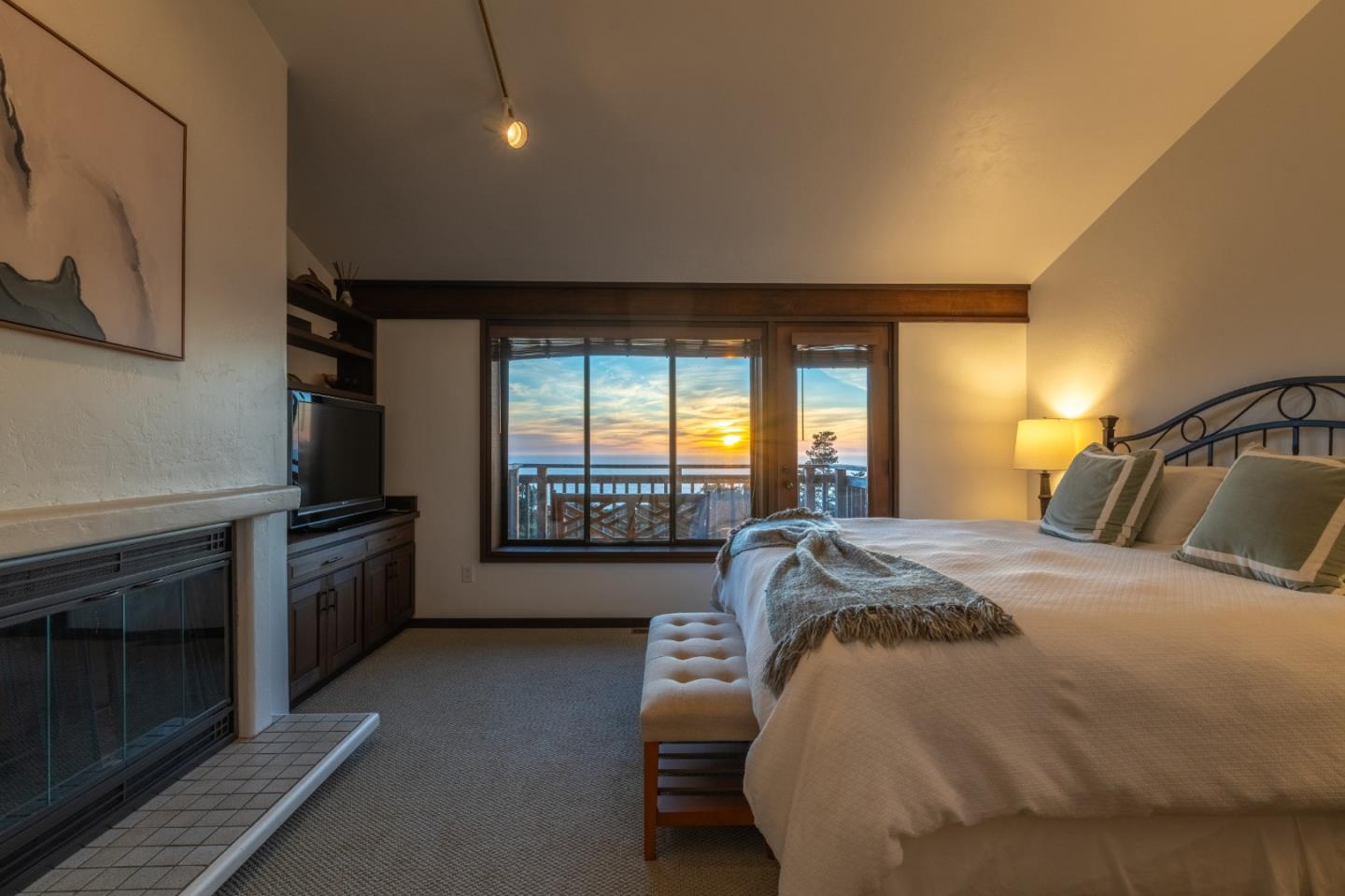 214 Crest Road Carmel, CA 93923 - Photo 15 of 28