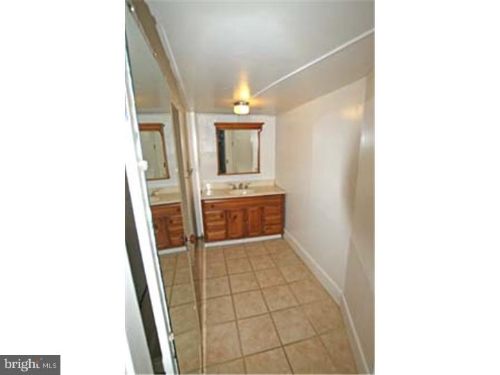 808 Wilson Road Wilmington, DE 19803 - Photo 16 of 20 Bathroom