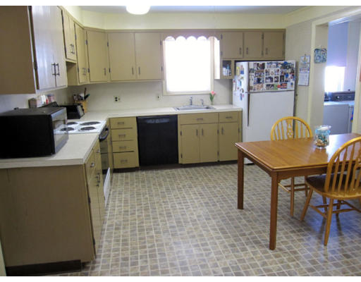 201 Turnpike Road Montague, MA 01376 - Photo 2 of 15