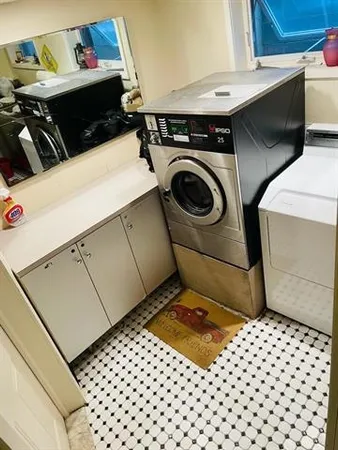 $2,100 | 81 West 27th Street, Unit 1, Bayonne, NJ 07002
