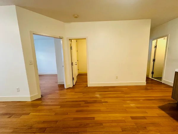 $2,100 | 81 West 27th Street, Unit 1, Bayonne, NJ 07002