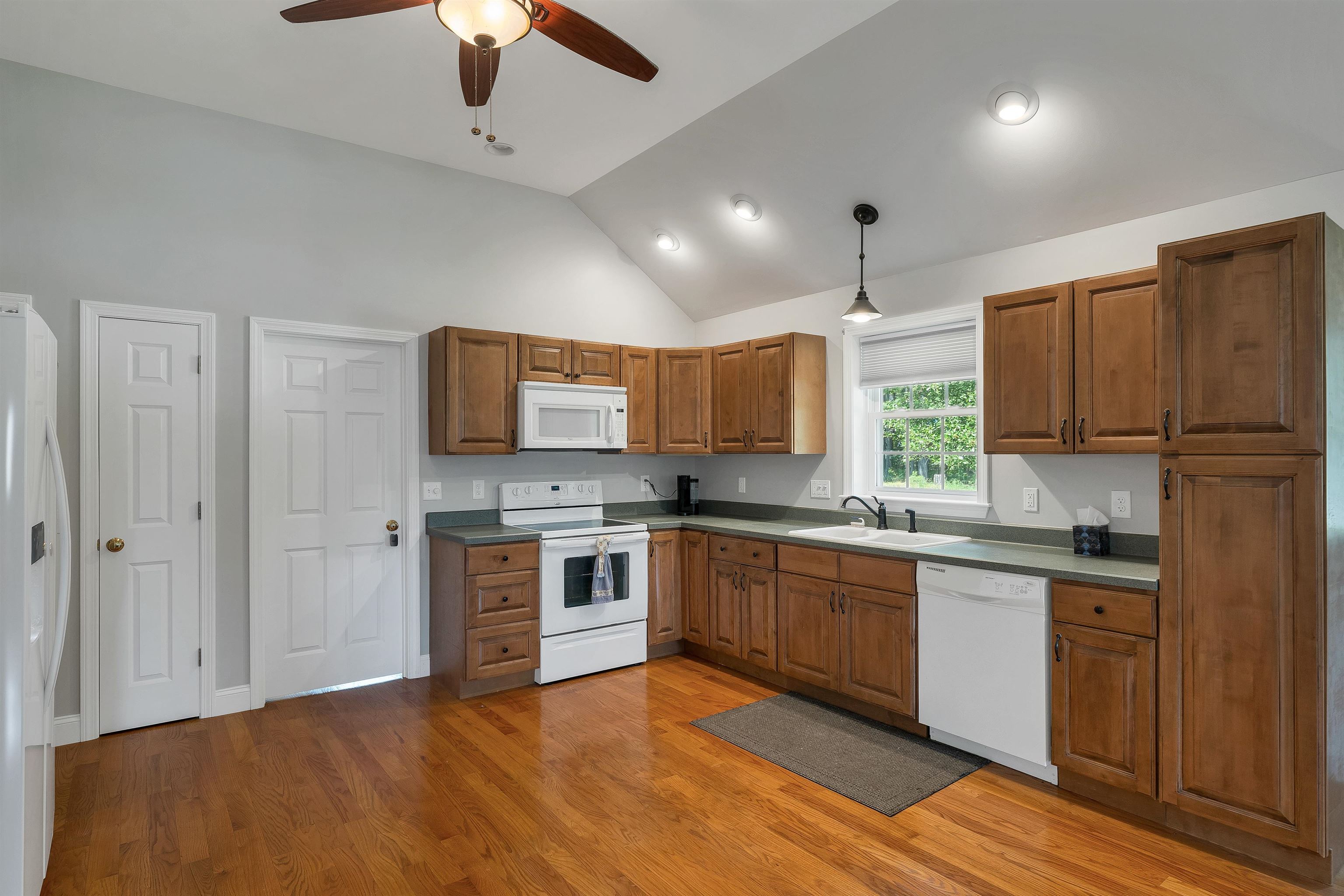 11 Burnham Road Hudson, NH 03051 - Photo 11 of 49 Gallery Image 11