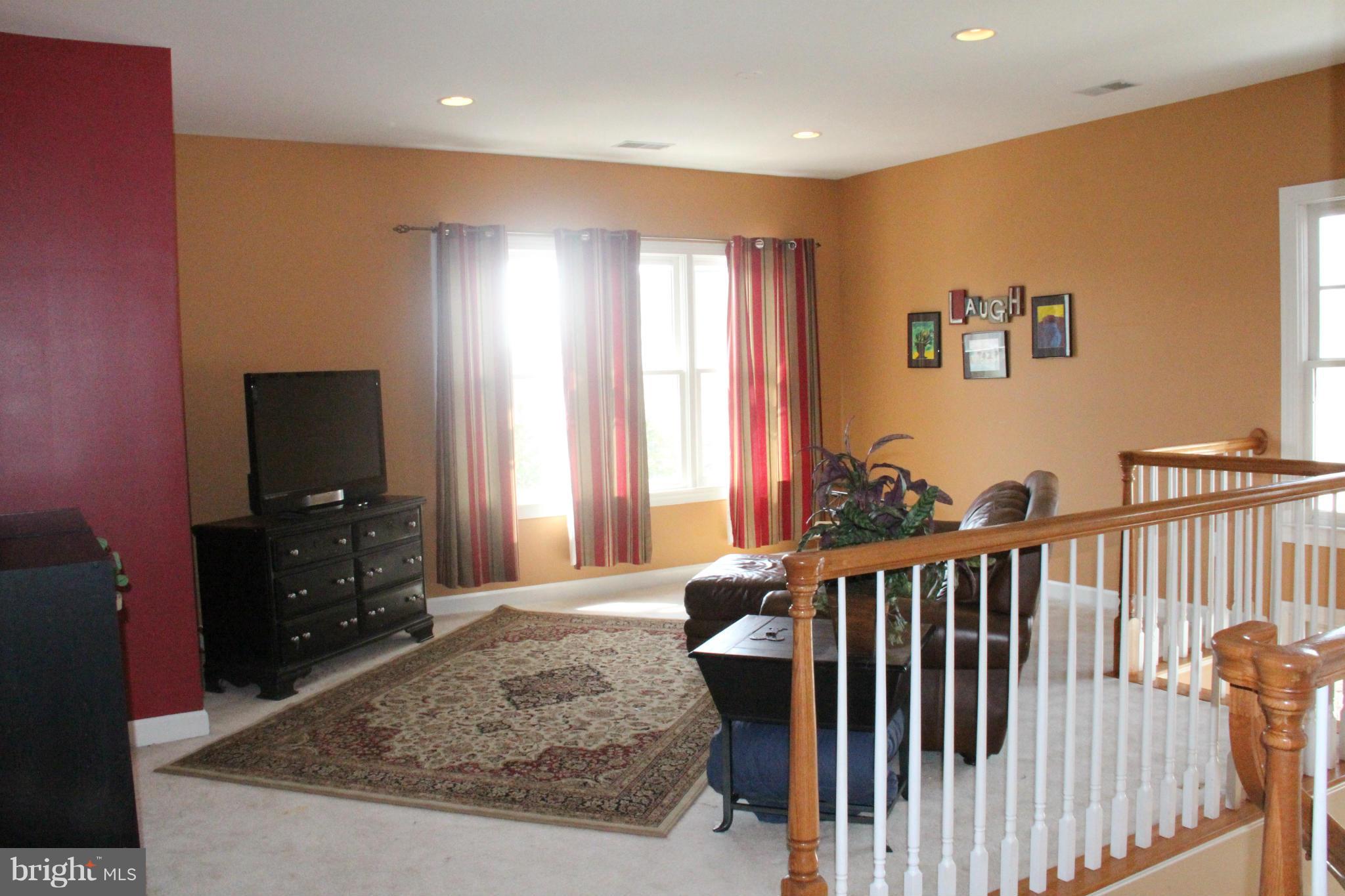15009 Ransom Oaks Court Gainesville, VA 20155 - Photo 12 of 21 Family Room