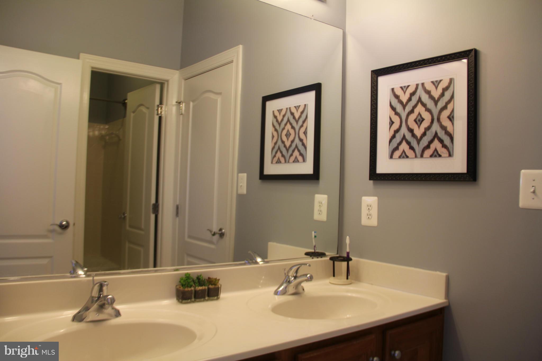 15009 Ransom Oaks Court Gainesville, VA 20155 - Photo 7 of 21 Bath