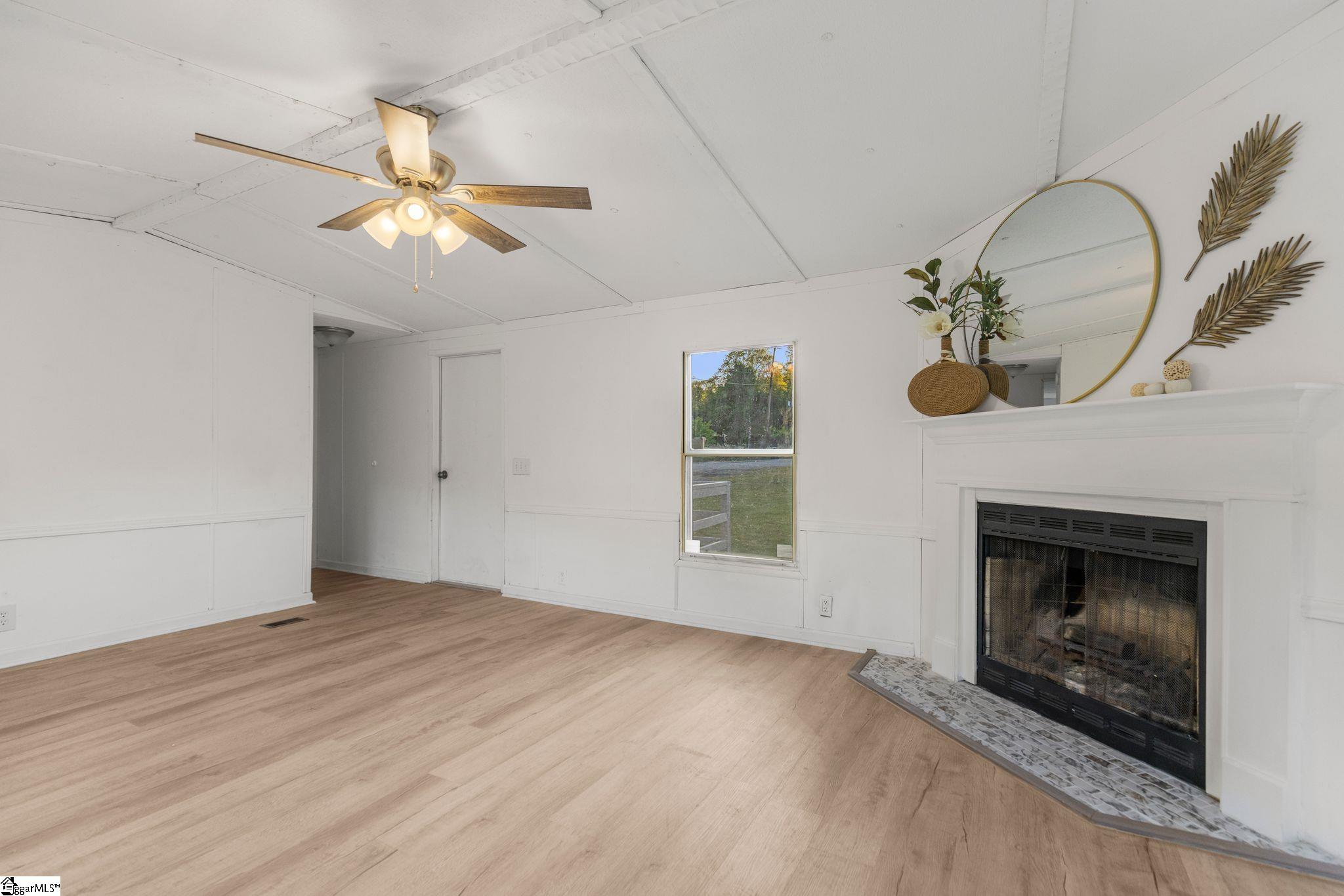 399 Meadowland Drive Fountain Inn, SC 29644 - Photo 5 of 19