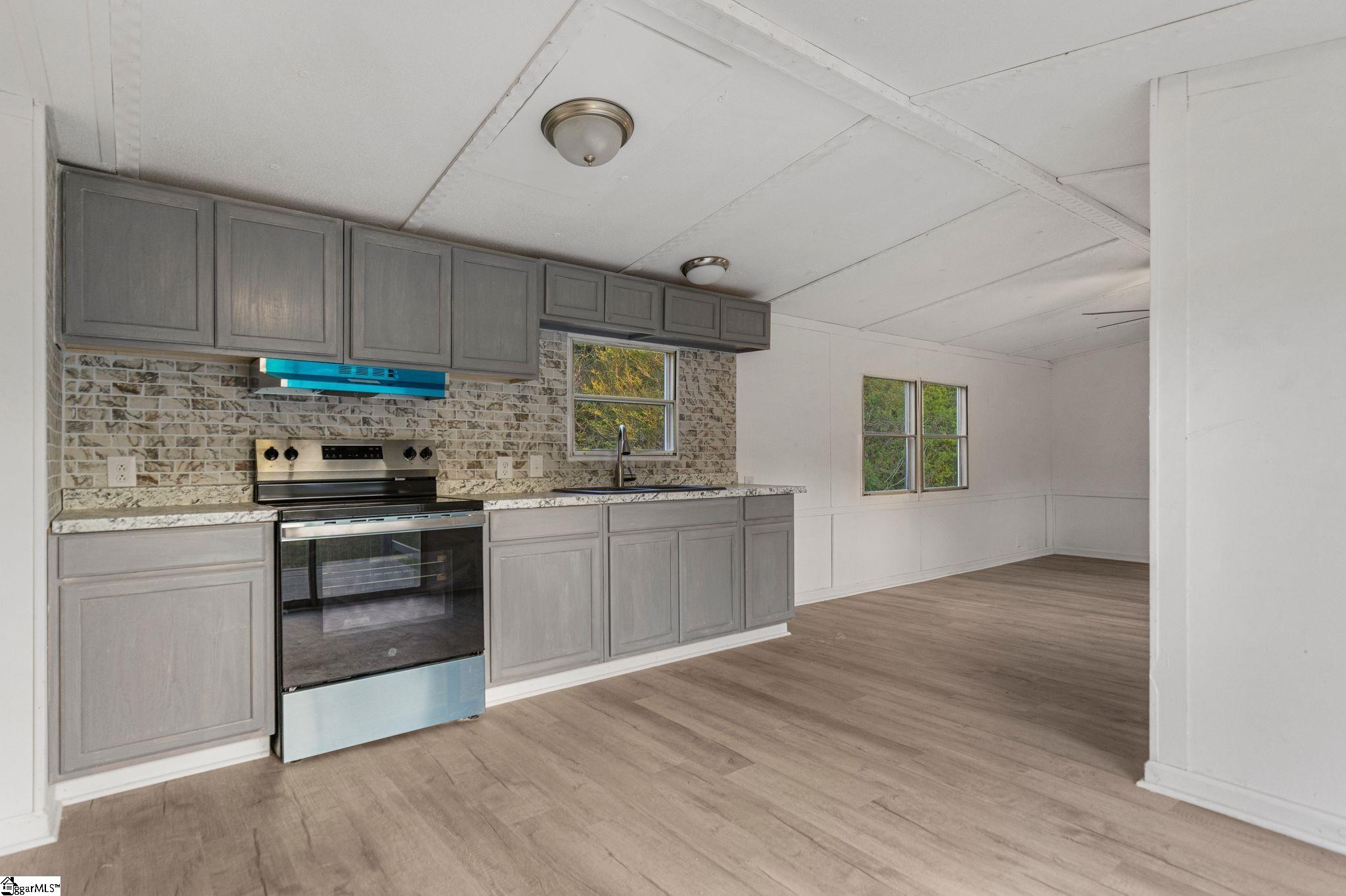 399 Meadowland Drive Fountain Inn, SC 29644 - Photo 7 of 19