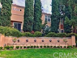 5 Torrigiani Aisle Irvine, CA 92606 - Photo 2 of 27