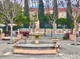 5 Torrigiani Aisle Irvine, CA 92606 - Photo 3 of 27