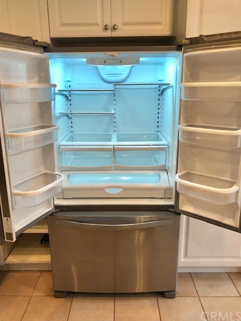 5 Torrigiani Aisle Irvine, CA 92606 - Photo 8 of 27