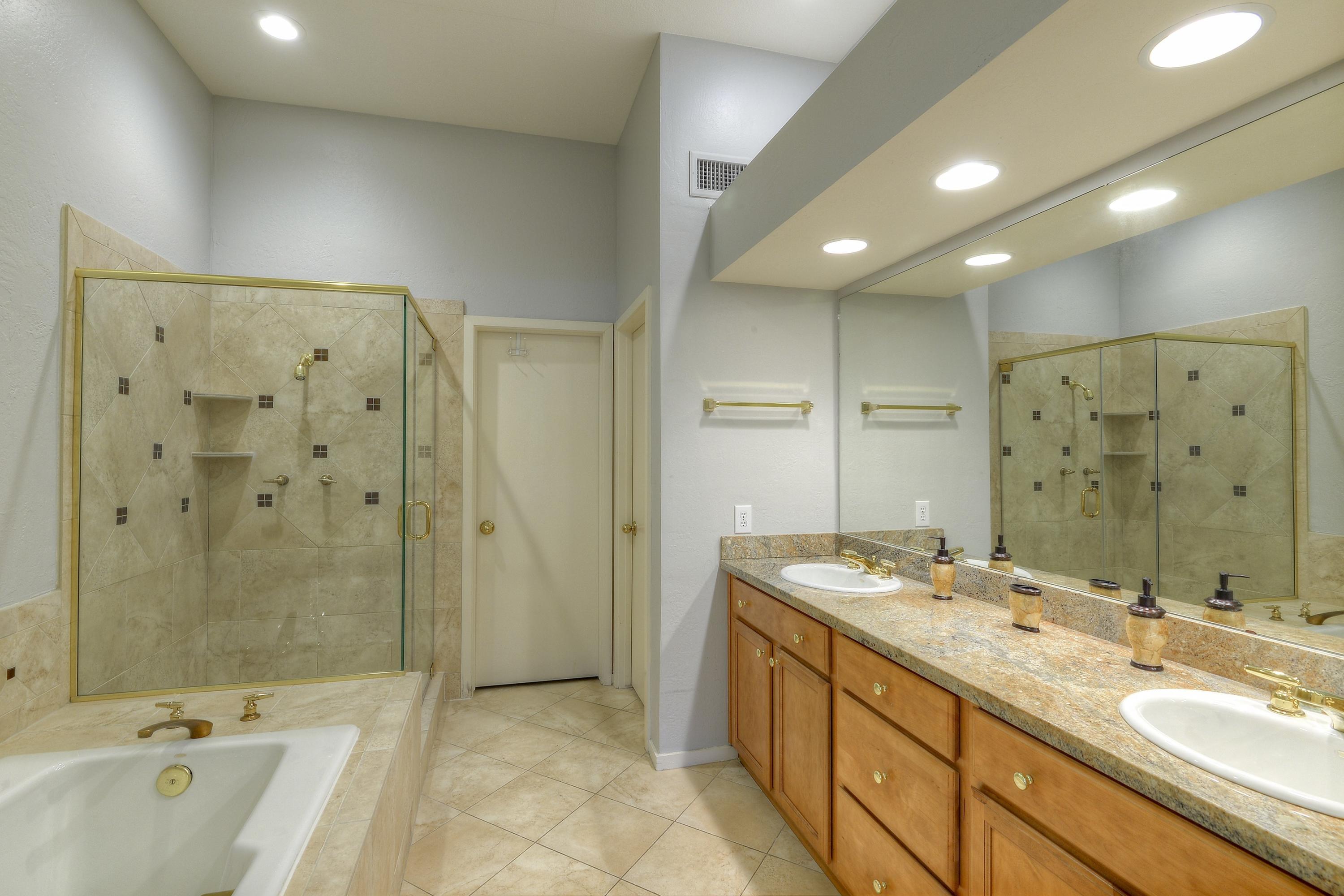 7700 East Gainey Ranch Road, Unit 153 Scottsdale, AZ 85258 - Photo 5 of 14 011_Master Bathroom