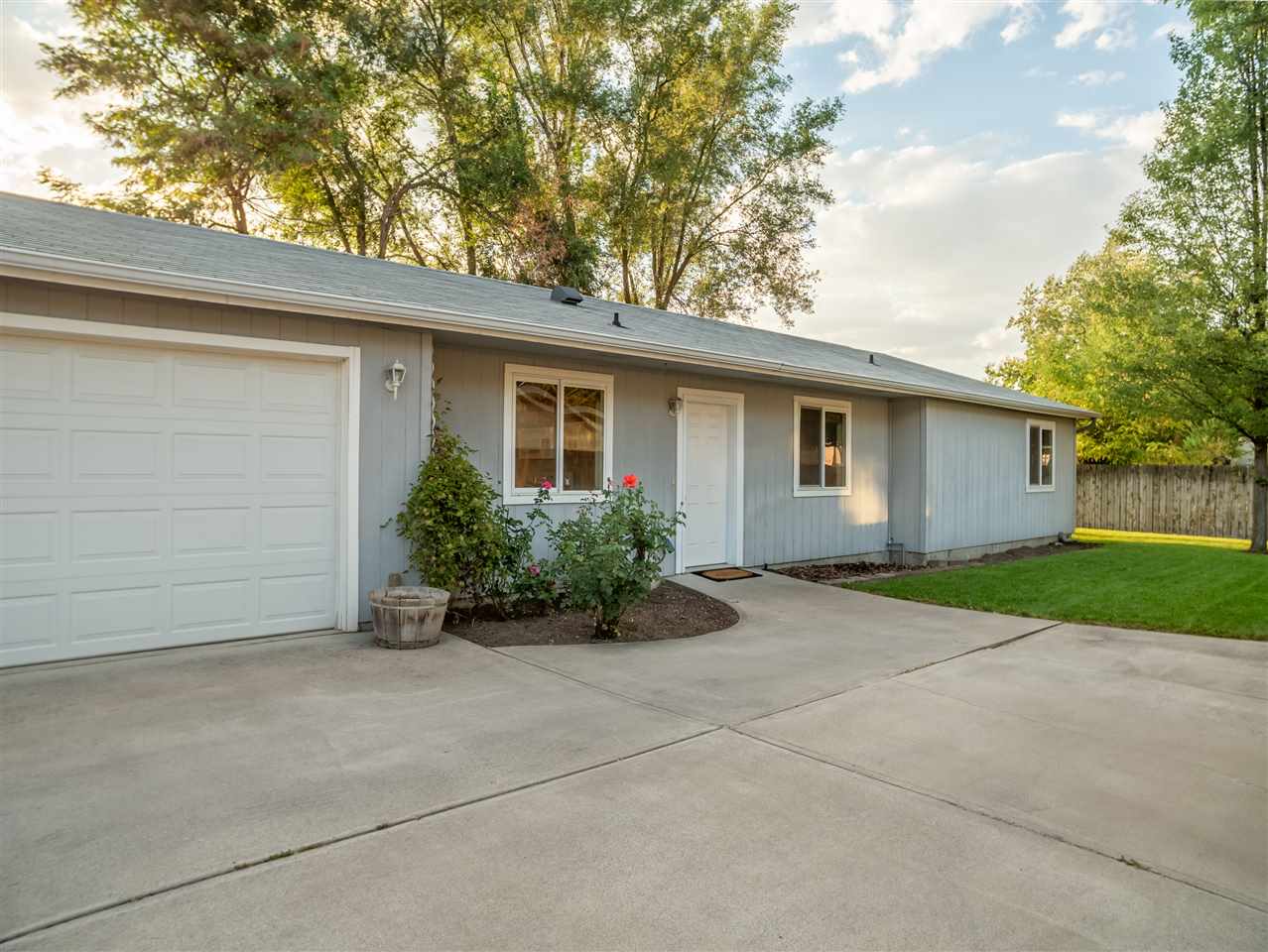 1417 North Bessie Road Spokane Valley, WA 99212 - Photo 1 of 20