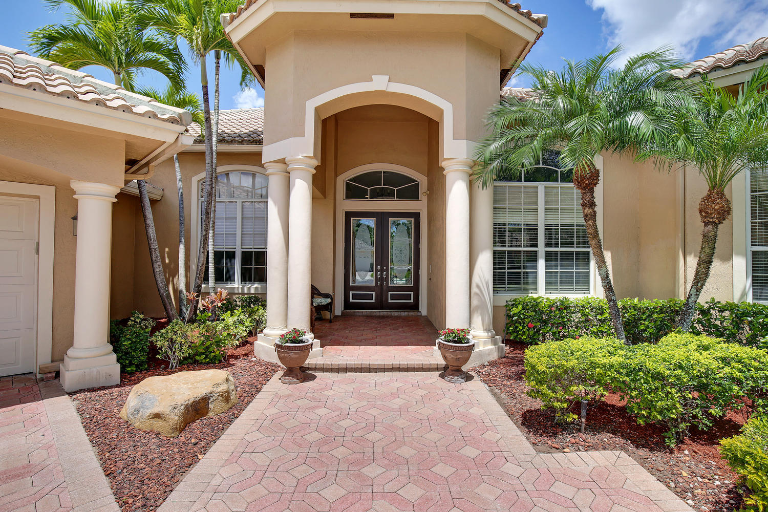 21687 Fall River Drive Boca Raton, FL 33428 - Photo 2 of 28 21687 Fall River Dr Boca Raton-large-002