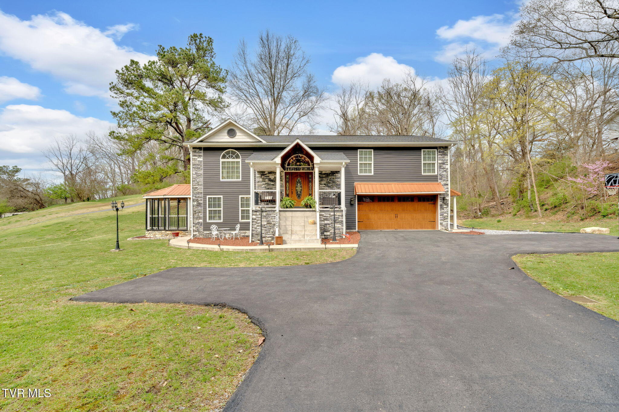 2100 Longreen Road Kingsport, TN 37660 - Photo 1 of 53 1-web-or-mls-DSC07221