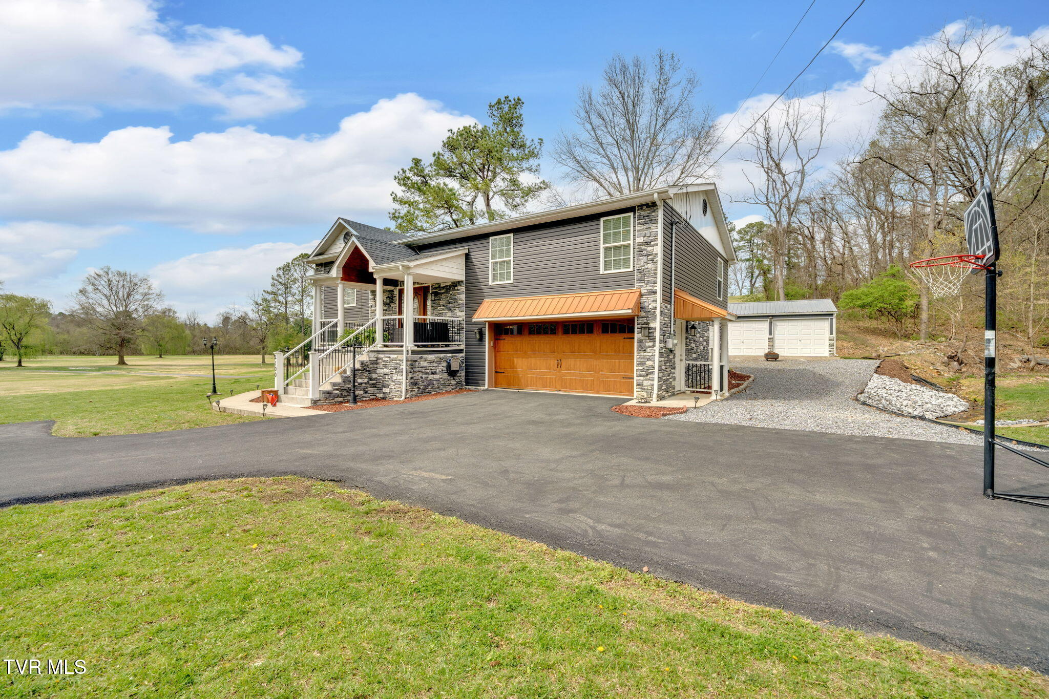 2100 Longreen Road Kingsport, TN 37660 - Photo 2 of 53 8-web-or-mls-DSC07218