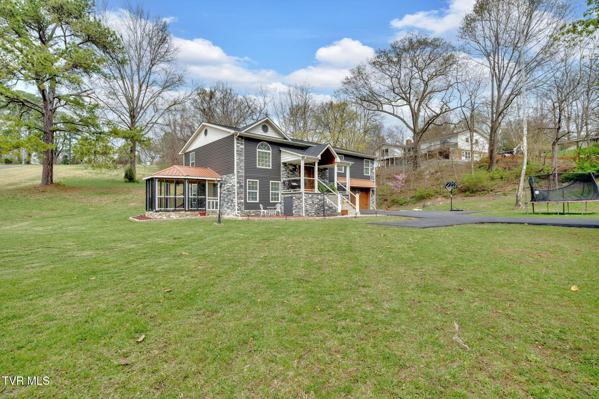 2100 Longreen Road Kingsport, TN 37660 - Photo 4 of 53 9-web-or-mls-DSC07224