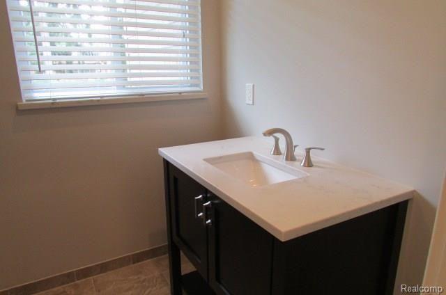 706 South Renaud Road Grosse Pointe, MI 48236 - Photo 15 of 29 Powder Room