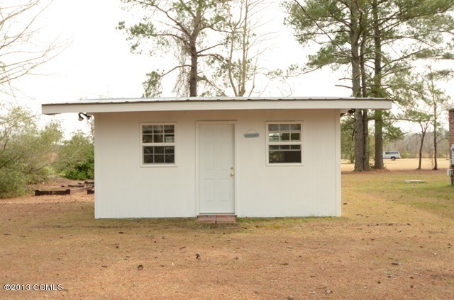 1522 Riggs Road Maysville, NC 28555 - Photo 14 of 15 Shed