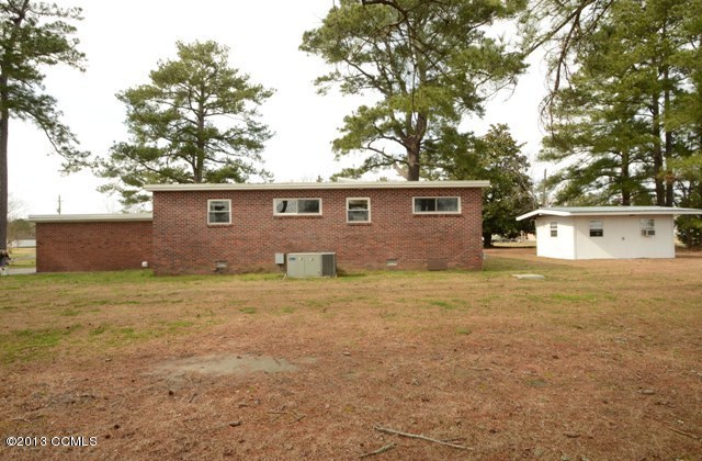 1522 Riggs Road Maysville, NC 28555 - Photo 2 of 15 Back Yard