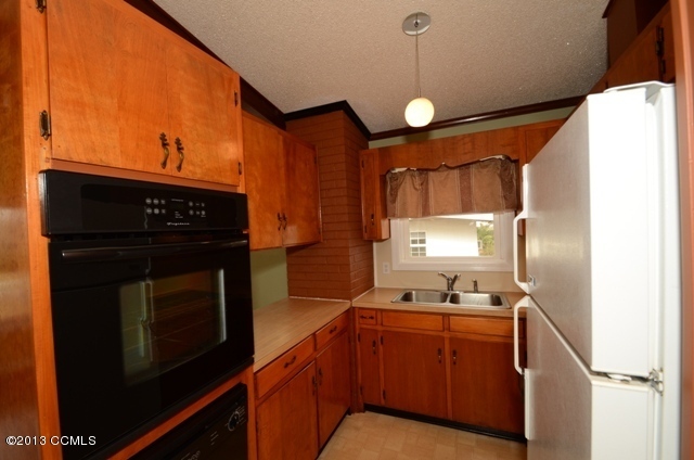 1522 Riggs Road Maysville, NC 28555 - Photo 5 of 15 Kitchen View 1