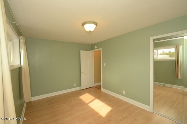 1522 Riggs Road Maysville, NC 28555 - Photo 8 of 15 Bedroom 1