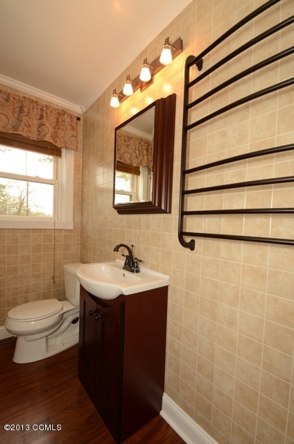 1522 Riggs Road Maysville, NC 28555 - Photo 9 of 15 Bathroom View 1