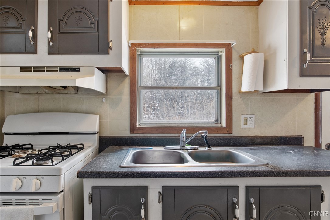 564 County Line Road Granby, NY 13135 - Photo 6 of 26