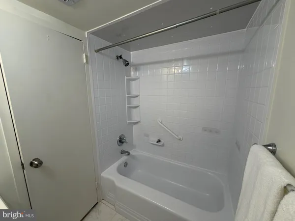 $345,000 | 2238 Castle Rock Square, Unit 22C, Reston, VA 20191