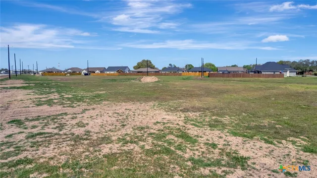 $44,000 | 308 Warehouse Road, Victoria, TX 77905