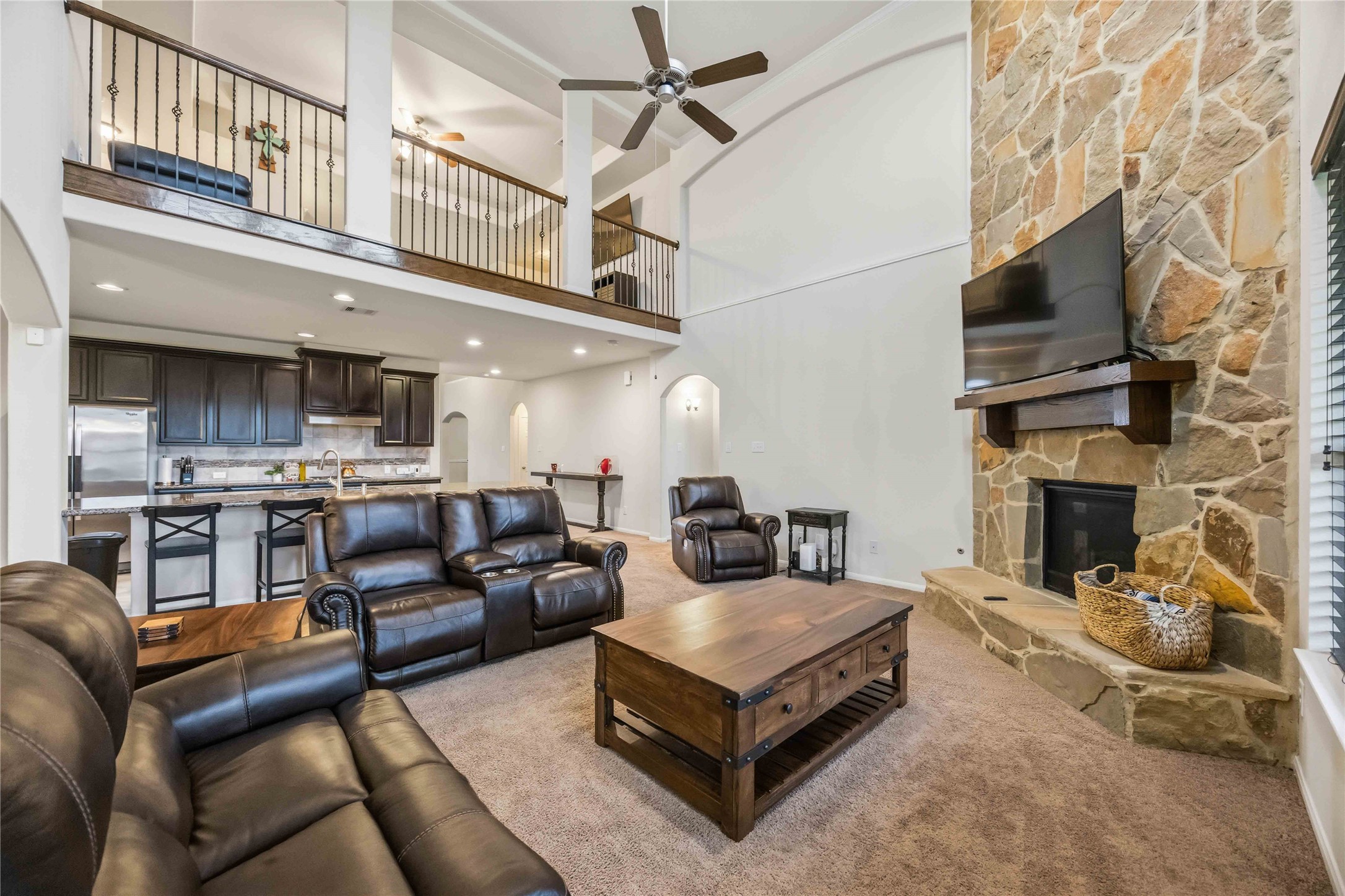 12418 Garnet Road Mont Belvieu, TX 77535 - Photo 9 of 33