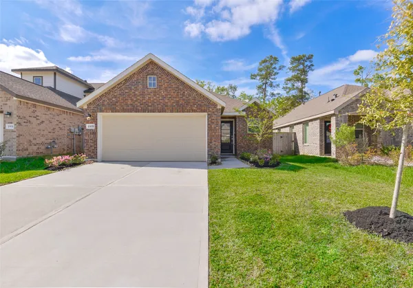 $1,800 | 1935 Barrett Gables Drive, Crosby, TX 77532