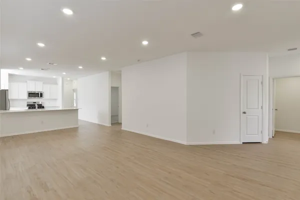 $1,800 | 1935 Barrett Gables Drive, Crosby, TX 77532