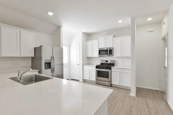 $1,800 | 1935 Barrett Gables Drive, Crosby, TX 77532