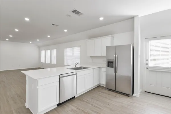 $1,800 | 1935 Barrett Gables Drive, Crosby, TX 77532