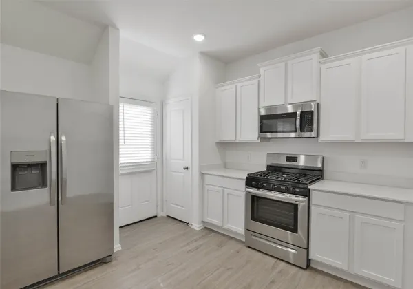 $1,800 | 1935 Barrett Gables Drive, Crosby, TX 77532